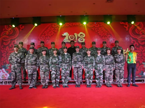 歡歌笑語，辭舊迎新，裕華鋼鐵文工團參加市民政系統賀新春聯歡會